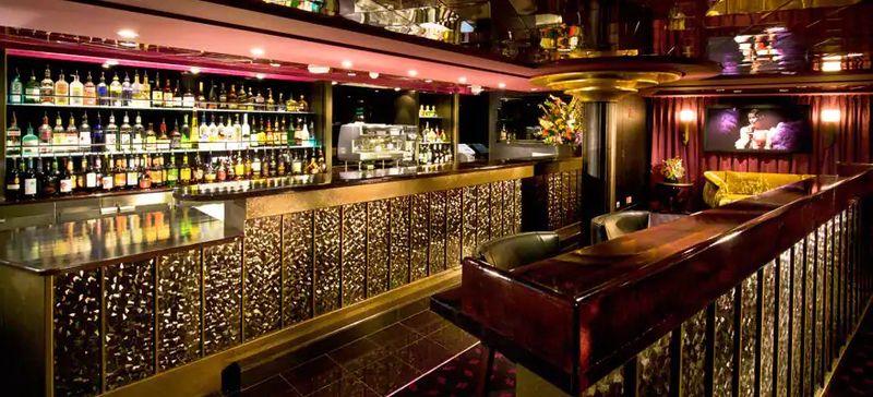 Cigar Lounge on the Norwegian Jade