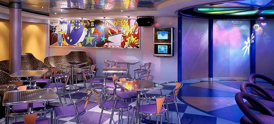 Entourage Teen Club on the Norwegian Pearl