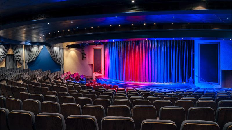 Hollywood Theater on the Pride of America
