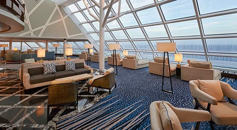 Horizon Lounge on the Norwegian Encore