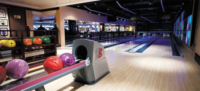 O'Sheehan's Neighborhood Bar & Grill Bowling Alley on the Norwegian Epic