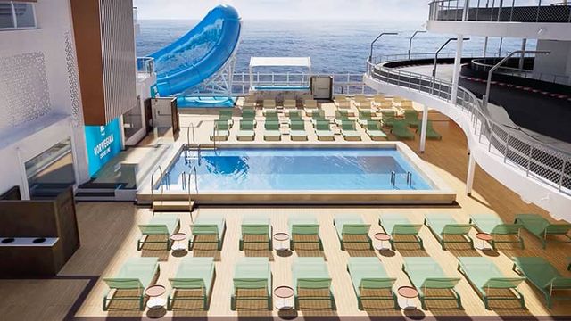 Pool Deck on the Norwegian Pearl