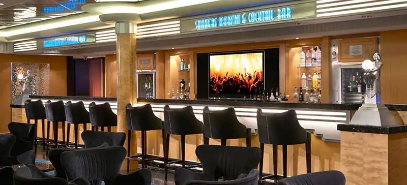 Shakers Martini & Cocktail Bar on the Norwegian Pearl