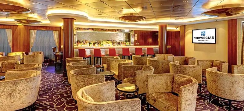 Shaker's Martini Bar on the Norwegian Breakaway