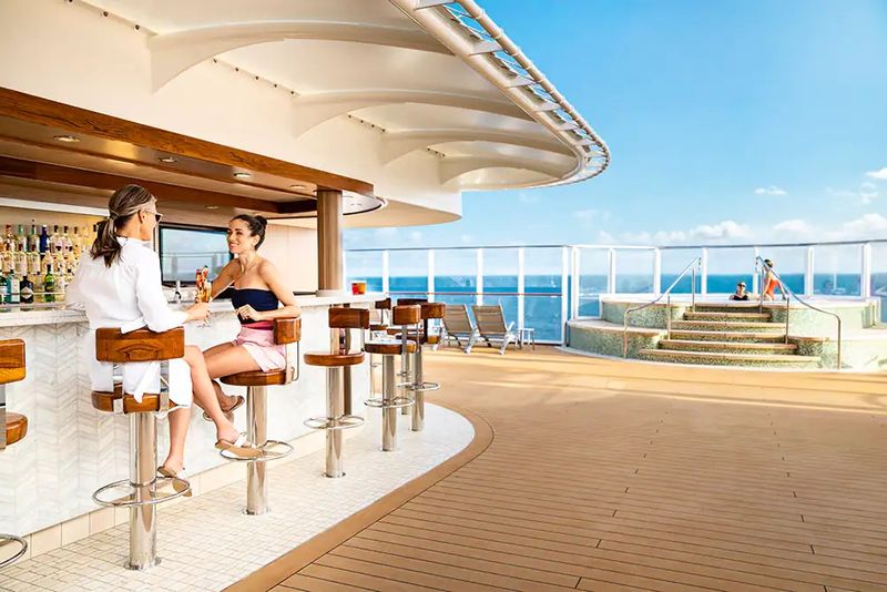 Surf Bar on the Norwegian Encore