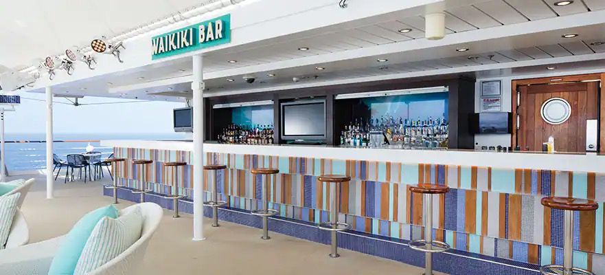 Waikiki Bar on the Pride of America