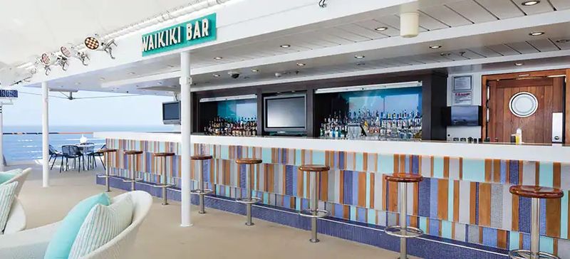 Waikiki Bar on the Pride of America