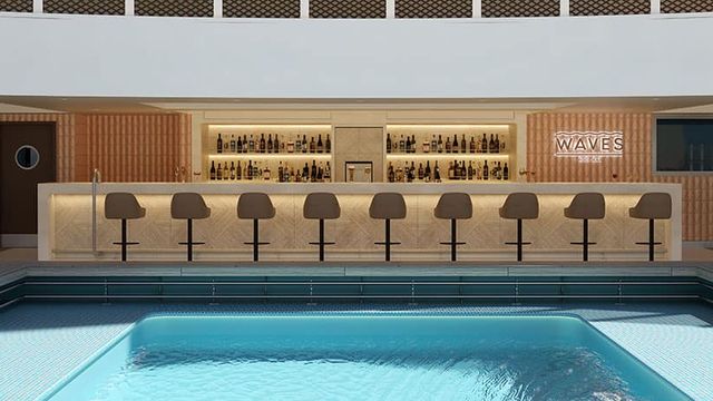 Waves Pool Bar on the Norwegian Spirit
