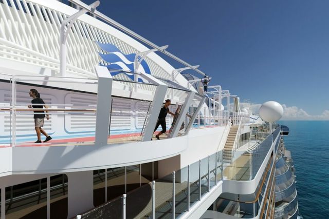 Infinite Horizon Tilt Wall on the Star Princess