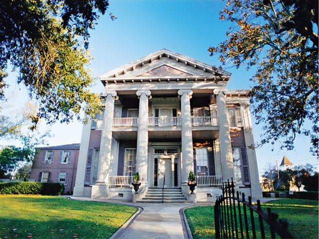Lawn Court on the Royal Princess