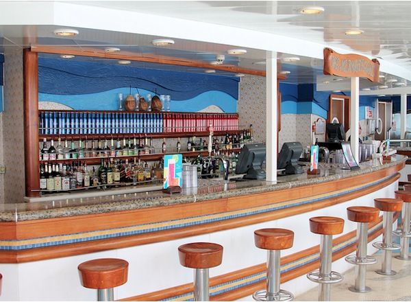 Mermaids Tail Bar on the Royal Princess