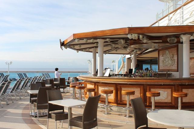 Outrigger Bar on the Emerald Princess