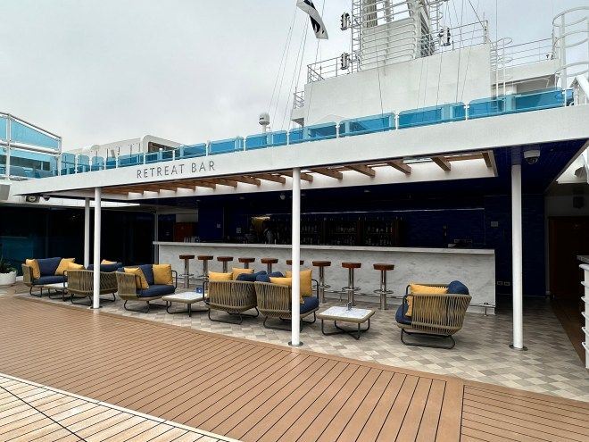 Retreat Bar on the Royal Princess
