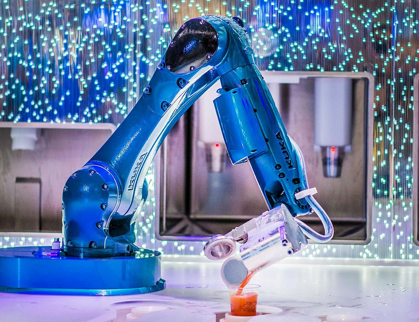 Bionic Bar on the Quantum of the Seas