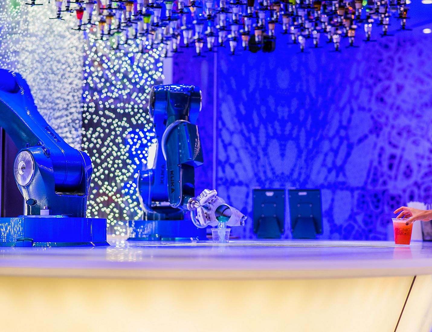 Bionic Bar on the Quantum of the Seas