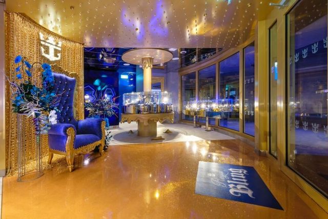 Bling on the Ovation of the Seas