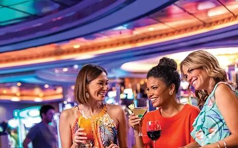 Casino Bar on the Voyager of the Seas
