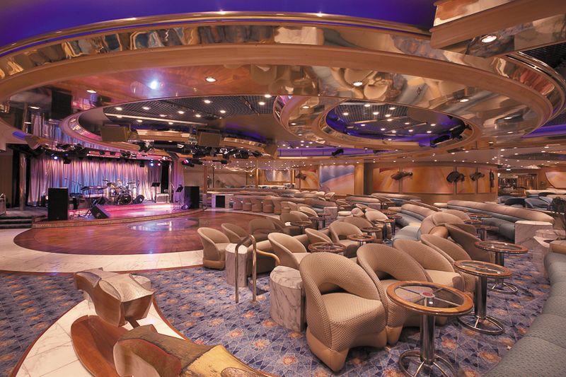 Cosmopolitan Club on the Navigator of the Seas