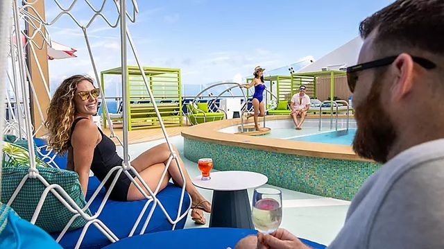 Cove Pool on the Icon of the Seas
