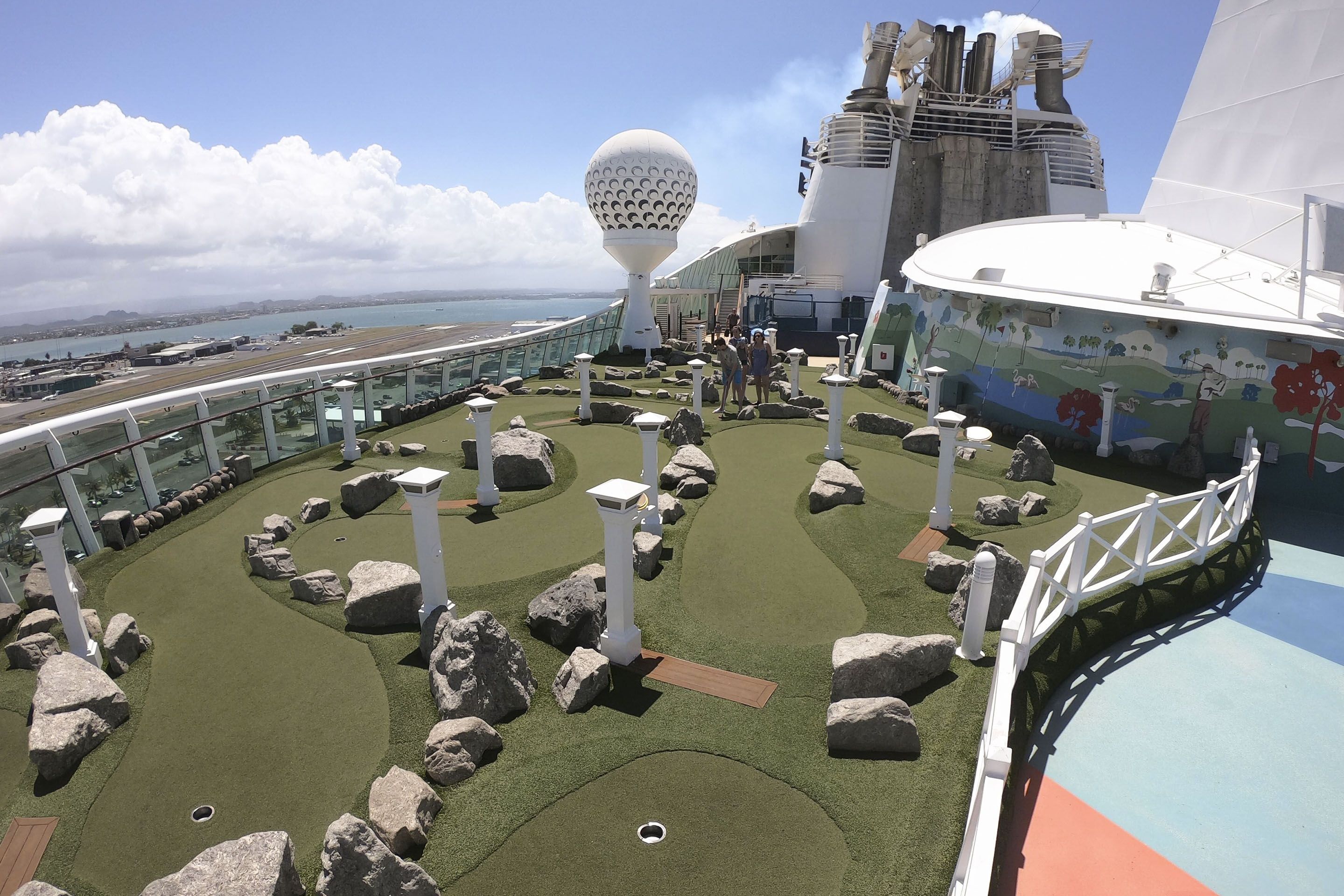 Freedom Dunes on the Freedom of the Seas