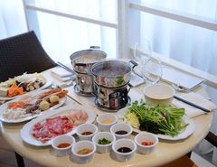 Hot Pot At Solarium Bistro