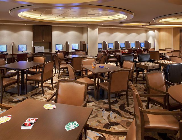 Library & Card Room on the Harmony of the Seas