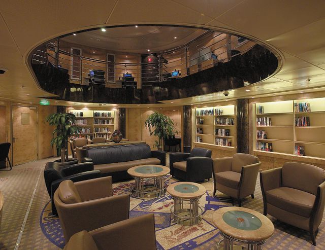 Library & Card Room on the Harmony of the Seas