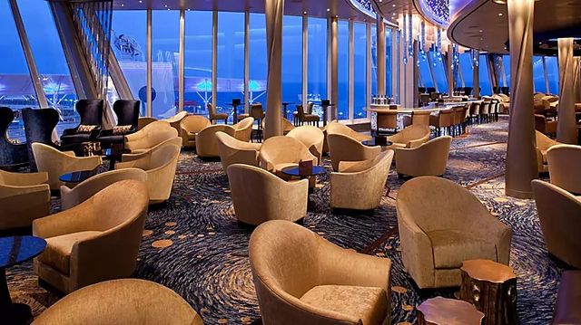 Lounge on the Allure of the Seas