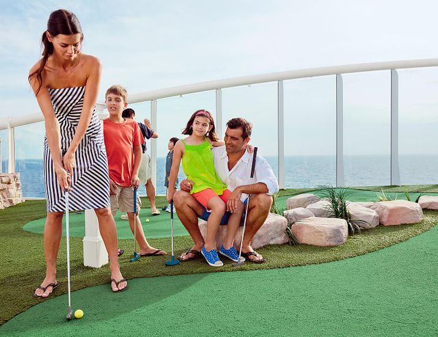 Mini Golf on the Icon of the Seas