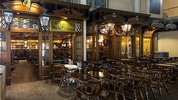 Pig And Whistle Pub on the Voyager of the Seas