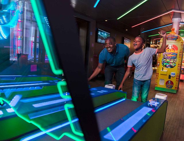 Playmakers Bar & Arcade on the Independence of the Seas