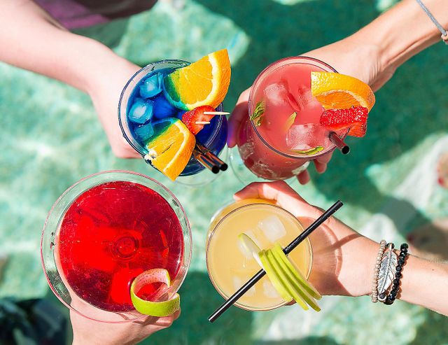 Pool Bar on the Utopia of the Seas