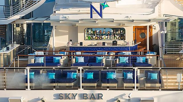 Sky Bar on the Independence of the Seas