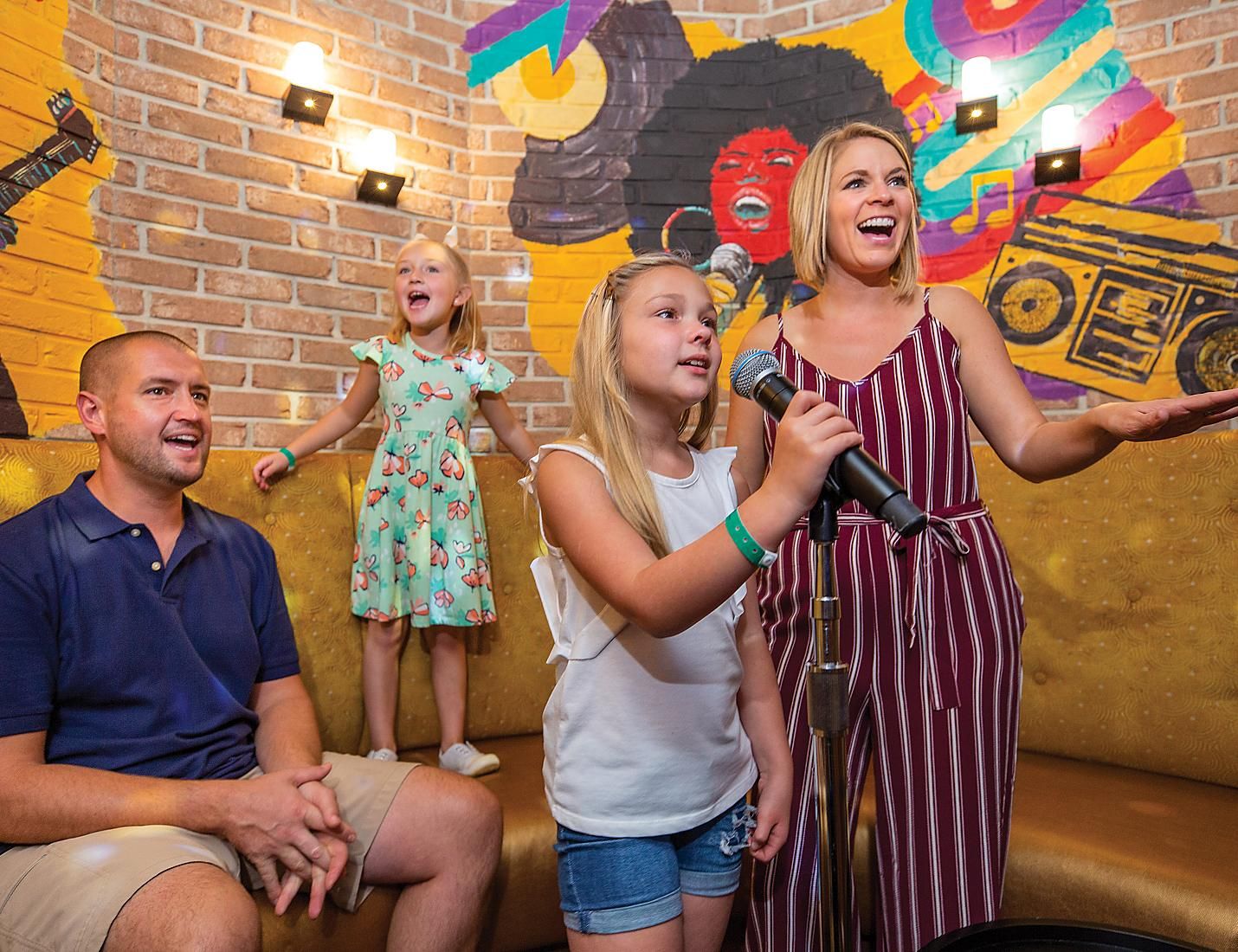 Spotlight Karaoke on the Icon of the Seas