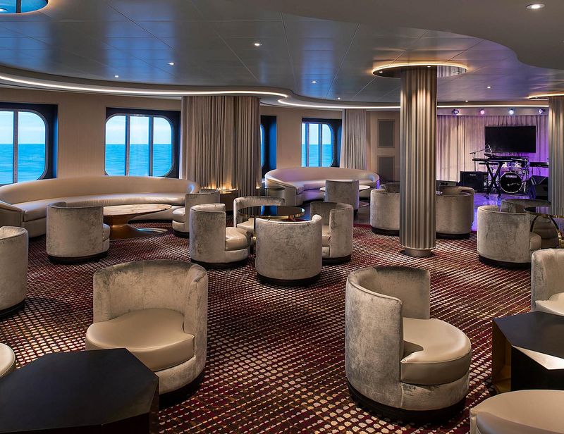 Star Moment on the Spectrum of the Seas