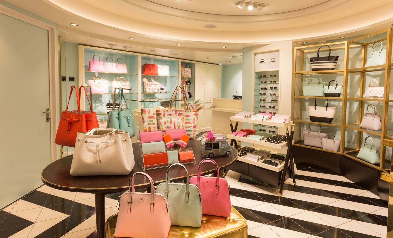 The Boutique on the Spectrum of the Seas