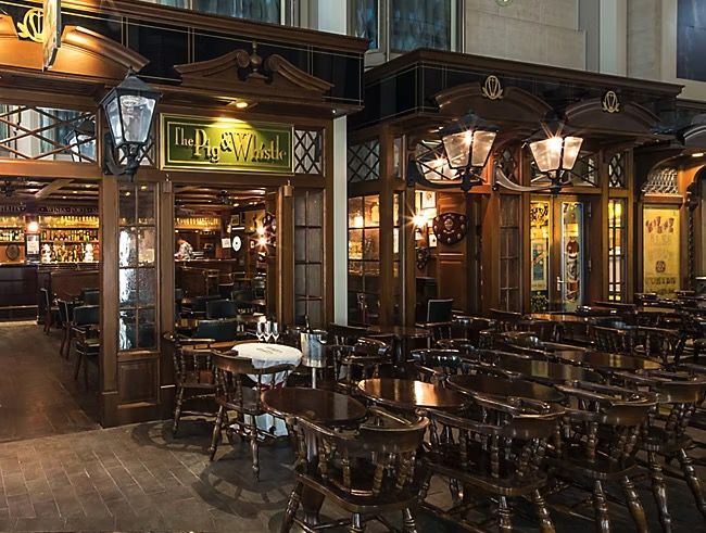 The Duck And Dog Pub on the Adventure of the Seas