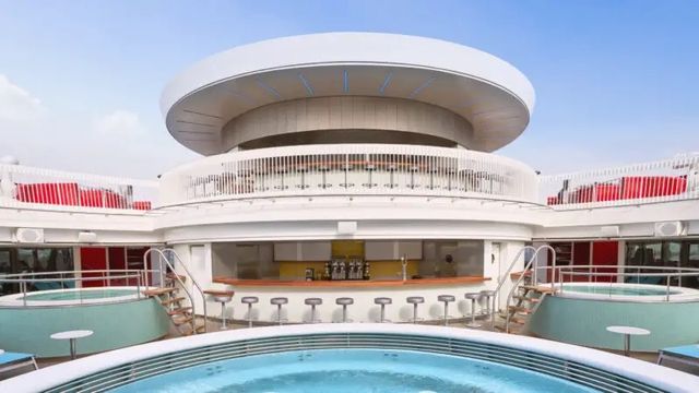 Gym & Tonic on the Valiant Lady